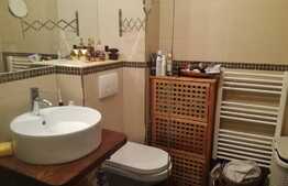 Vanzare 2 camere, 50 mp, TERASA de 13 mp, zona Porii!