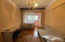 3 camere, semidecomandat, 70mp, balcon zona strazii Vaida Voievod