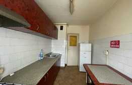 3 camere, semidecomandat, 70mp, balcon zona strazii Vaida Voievod