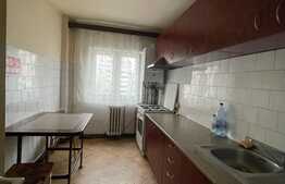 3 camere, semidecomandat, 70mp, balcon zona strazii Vaida Voievod