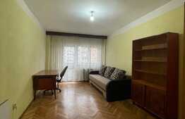 3 camere, semidecomandat, 70mp, balcon zona strazii Vaida Voievod