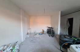 Apartament cu gradina, 43mp, boxa, optional garaj! Zona strazii SubCetate!