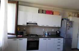 Apartament 2 camere, etaj intermediar, parcare, zona strazii Eroilor!