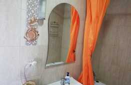 Apartament 2 camere, etaj intermediar, parcare, zona strazii Eroilor!