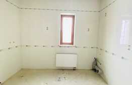 Casa individuala cu 9 camere, 450 mp utili, 100 mp curte, parcare, zona strazii Sf. Ioan