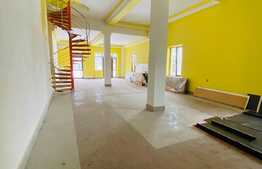 Casa individuala cu 9 camere, 450 mp utili, 100 mp curte, parcare, zona strazii Sf. Ioan