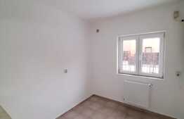 Finisaje noi, decomandat, bloc cu curte privata, zona Raiffeisen