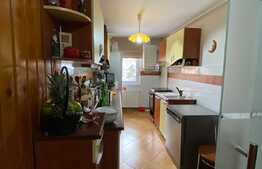 Apartament 3 camere, 75 mp, decomandat, zona Răcădău