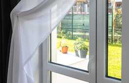 Apartament 2 camere, 65 mp, decomandat, gradina 85 mp, zona Noua