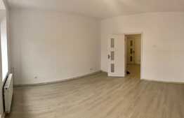 Casa de vanzare 2 camere, zona centrala