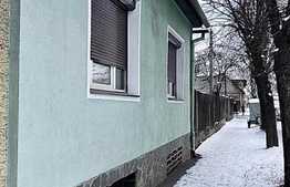 Casa 2 camere, 60mp utili, teren 350mp cota/parte, vecini in curte, zona Stadionul Tineretului, Bartolomeu