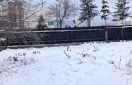 Casa 2 camere, 60mp utili, teren 350mp cota/parte, vecini in curte, zona Stadionul Tineretului, Bartolomeu