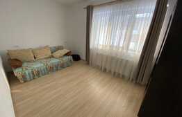 Vanzare 3 camere, 81 mp utili,etaj intermediar,boxa, garaj ,2 balcoane! Zona Sub Cetate!