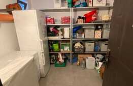 Vanzare 3 camere, 81 mp utili,etaj intermediar,boxa, garaj ,2 balcoane! Zona Sub Cetate!