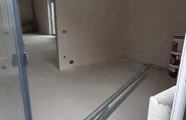 Apartament 2 camere, balcon, semifinisat! Zona strazii Teilor!