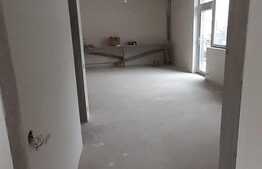 Apartament 2 camere, balcon, semifinisat! Zona strazii Teilor!