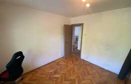 Apartament 3 camere, decomandat, A.C, zona strazii Bucuresti
