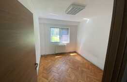 Apartament 3 camere, decomandat, A.C, zona strazii Bucuresti