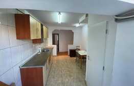 Apartament 3 camere, decomandat, A.C, zona strazii Bucuresti