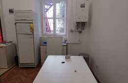 Apartament cu 2 camere, 60 de mp, pet friendly, nemobilat, cu acces la curte exterioara, zona Parcului Central