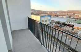 Apartament 2 camere, 51 mp, semidecomandat, zona Fabricii