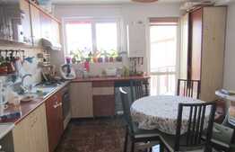 Apartament 3 camere, 104 mp, loc de parcare , zona Grand Hotel Italia !