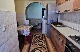 Apartament cu 3 camere decomandat, 75 de mp, parcare, zona Iulius Mall