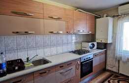 Apartament cu 3 camere decomandat, 75 de mp, parcare, zona Iulius Mall