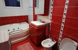 Apartament 3 camere, 68 de mp, 2 balcoane, parcare, zona Lidl