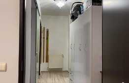 Etaj intermediar, 40 mp, balcon inchis, zona Eroilor