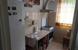 Apartament 3 camere, decomandat, zona Taietura Turcului