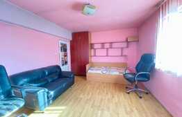 Casa individuala cu 6 camere, 200 mp, curte 300 mp, garaj, foisor, zona Aeroportului