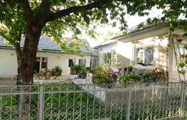 Casa de 200 mp utili, teren 773 mp, Exterior Est!