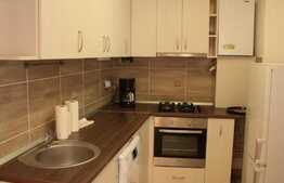 Doua apartamente de vânzare in casa