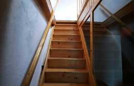 Doua apartamente de vânzare in casa