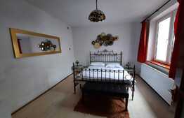 Doua apartamente de vânzare in casa