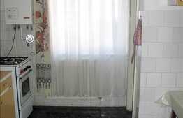 Apartament de vanzare cu 4 camere + loc de parcare, boxa la subsol