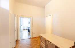 Apartament aparte in centru orasului! Parcare, boxa si 70 mp de pod BONUS!