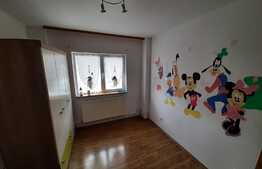 Apartament cu 4 camere, 88 mp, zona Racadau