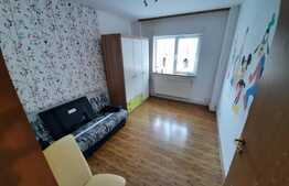 Apartament cu 4 camere, 88 mp, zona Racadau