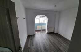 Apartament cu 4 camere, 88 mp, zona Racadau