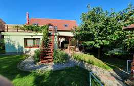 Casa individuala, finisata, mobilata,170 mp utili, 940 mp teren