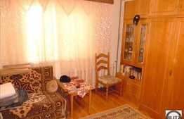 Vanzare apartament 2 camere, 53 mp utili, cu garaj si boxa, zona UMF