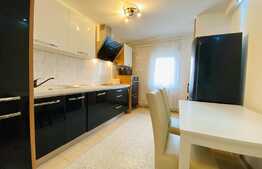 Apartament cu 3 camere, 65 mp, decomandat, zona Piata Cipariu