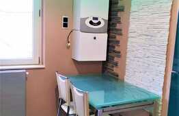 REDUCERE DE PRET! Apartament 2 camere, decomandat, etaj intermediar, baie cu geam in Piata Mihai Viteazu