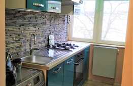 REDUCERE DE PRET! Apartament 2 camere, decomandat, etaj intermediar, baie cu geam in Piata Mihai Viteazu