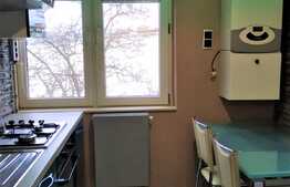 REDUCERE DE PRET! Apartament 2 camere, decomandat, etaj intermediar, baie cu geam in Piata Mihai Viteazu