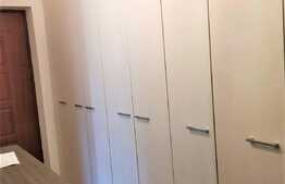 REDUCERE DE PRET! Apartament 2 camere, decomandat, etaj intermediar, baie cu geam in Piata Mihai Viteazu