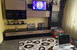 Apartament 3 camere, 71 mp, decomandat, zona Centru Civic