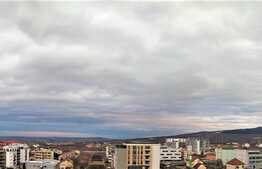 Apartament 2 camere, ultrafinisat, terasa si parcare, locatie Calea Turzii!